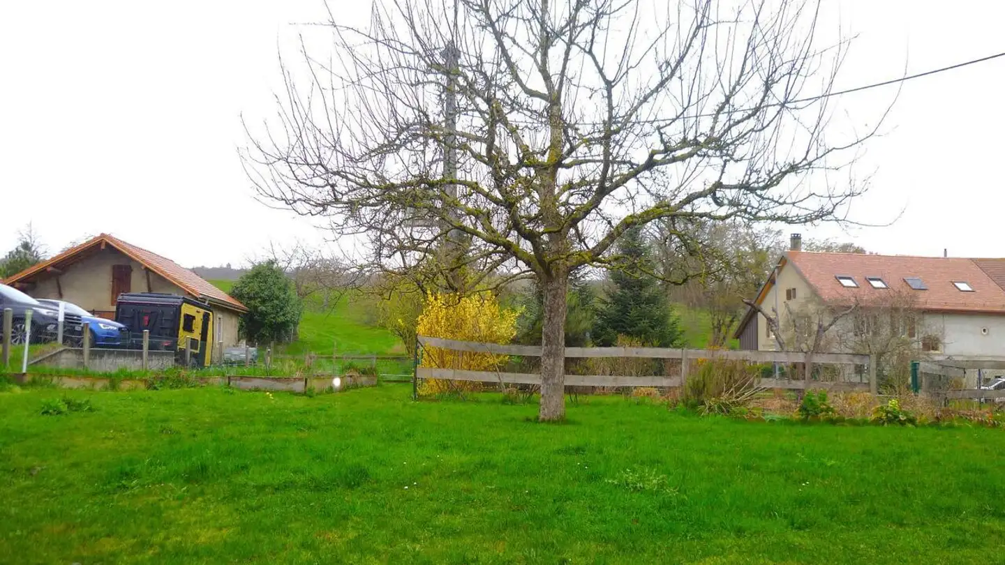 Row house for rent - 1353 Bofflens - Photo 2