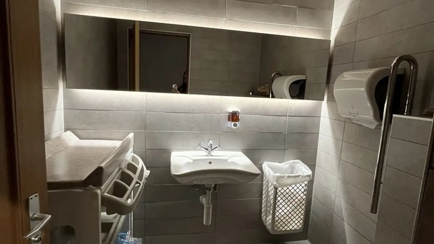 Geschäft mieten - Rue Bournot 33, 2400 Le Locle - Foto 4