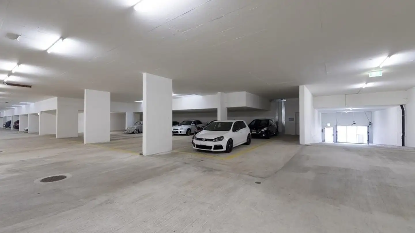 Garage individuel à louer - Sellenbüren 55, 8143 Stallikon