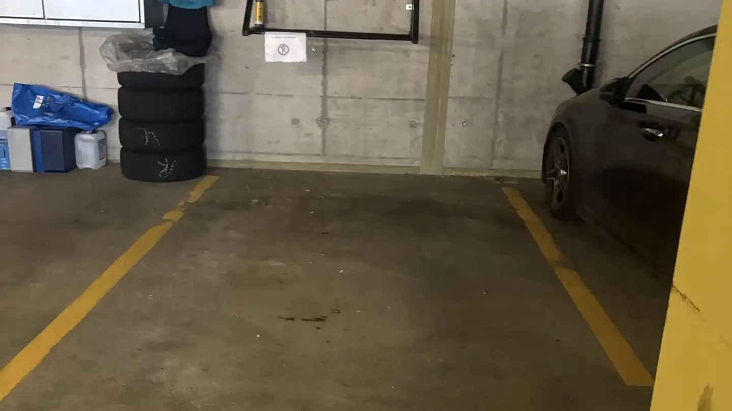 Single garage for rent - Schinenbüelstrasse 19, 8303 Bassersdorf