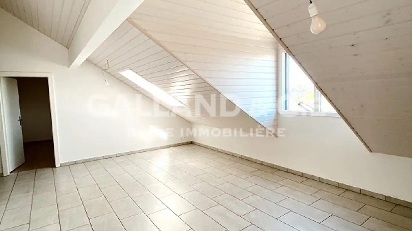 Appartement à louer - Chemin Des Cerisiers, 1182 Gilly - Photo 4