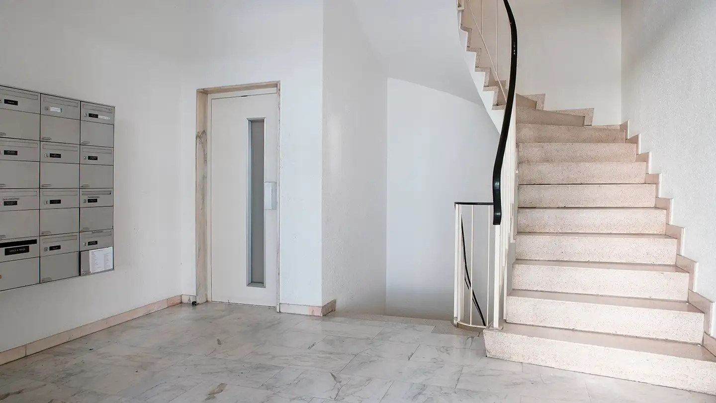 Underground parking space for rent - Rue Liotard 6, 1202 Genève - Photo 3