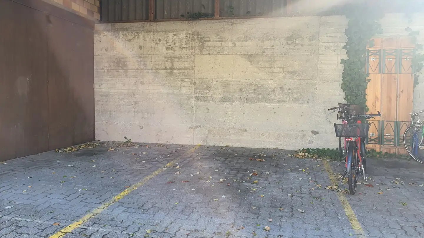 Place de parking extérieure à louer - Landenbergweg 12, 8488 Turbenthal