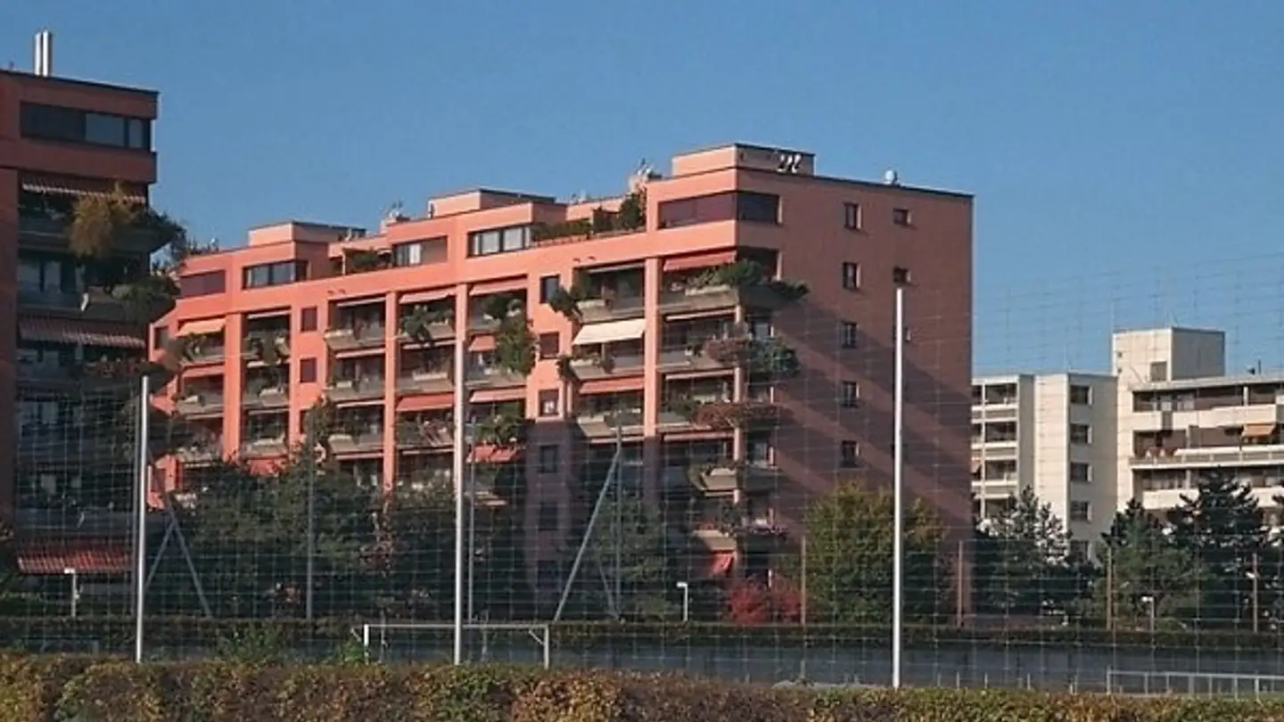 Indoor motorbike parking space for rent - Hardgutstrasse 22a, 8048 Zürich