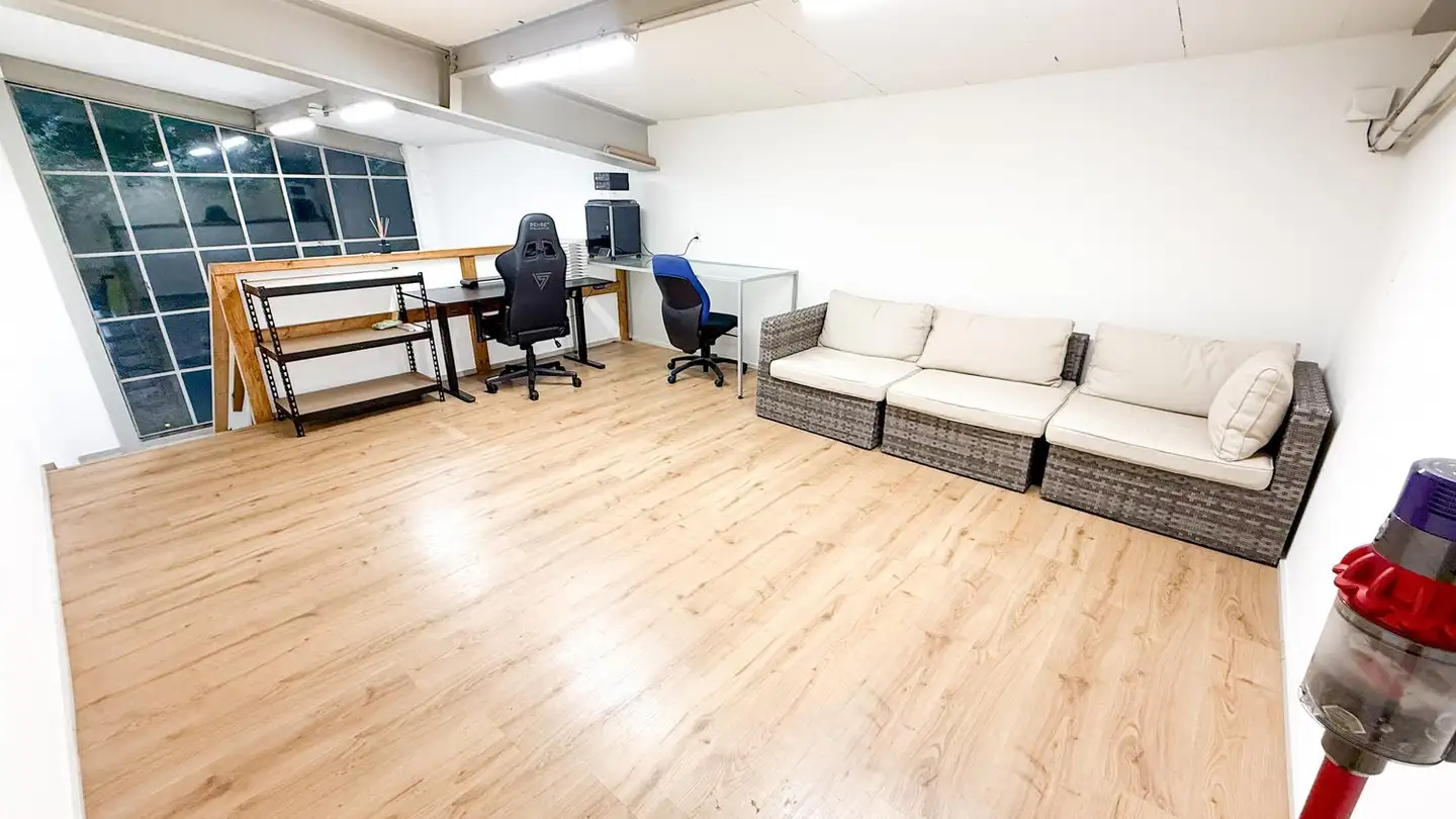 Garage for rent - Aarauerstrasse 16, 4656 Starrkirch-Wil - Photo 2