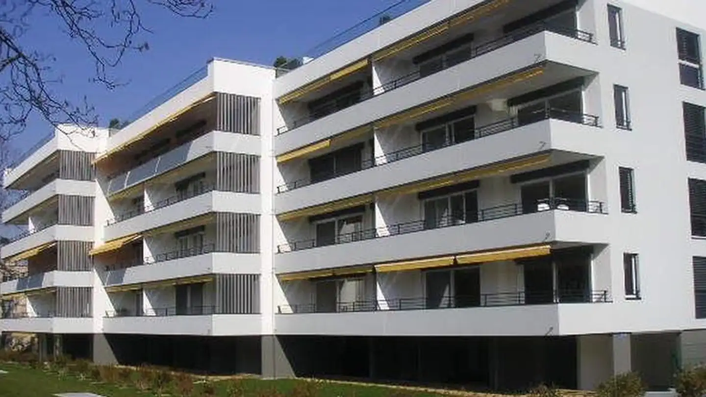 Covered parking space for rent - Chemin des Oisillons 11, 1009 Pully