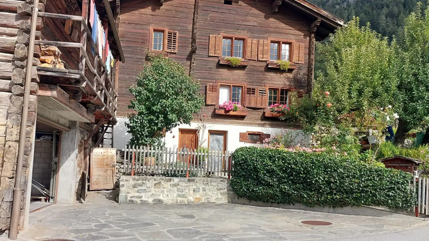 Mehrfamilienhaus kaufen - Sterna 12, 7412 Scharans