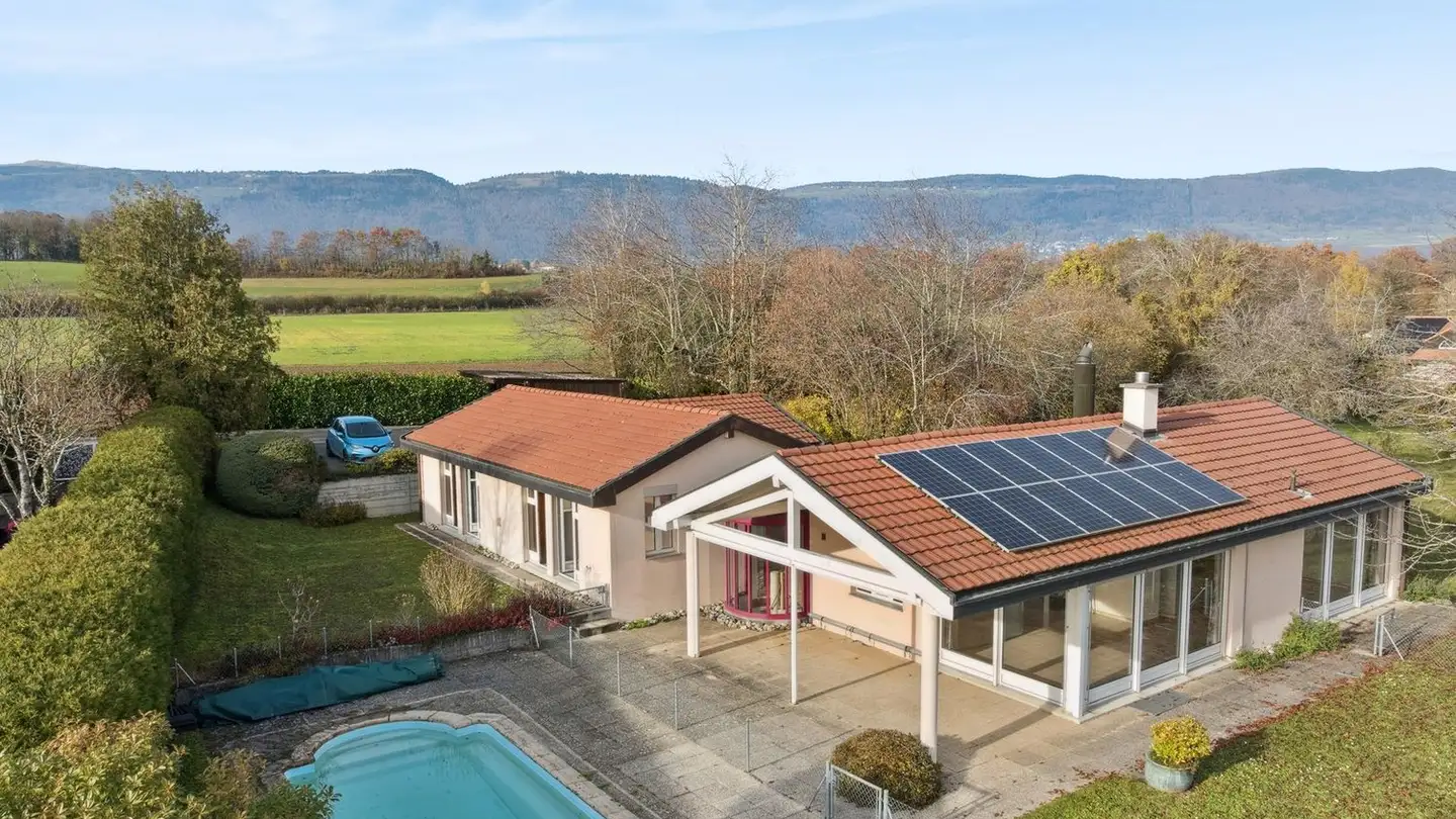 Single house for sale - 1422 Grandson