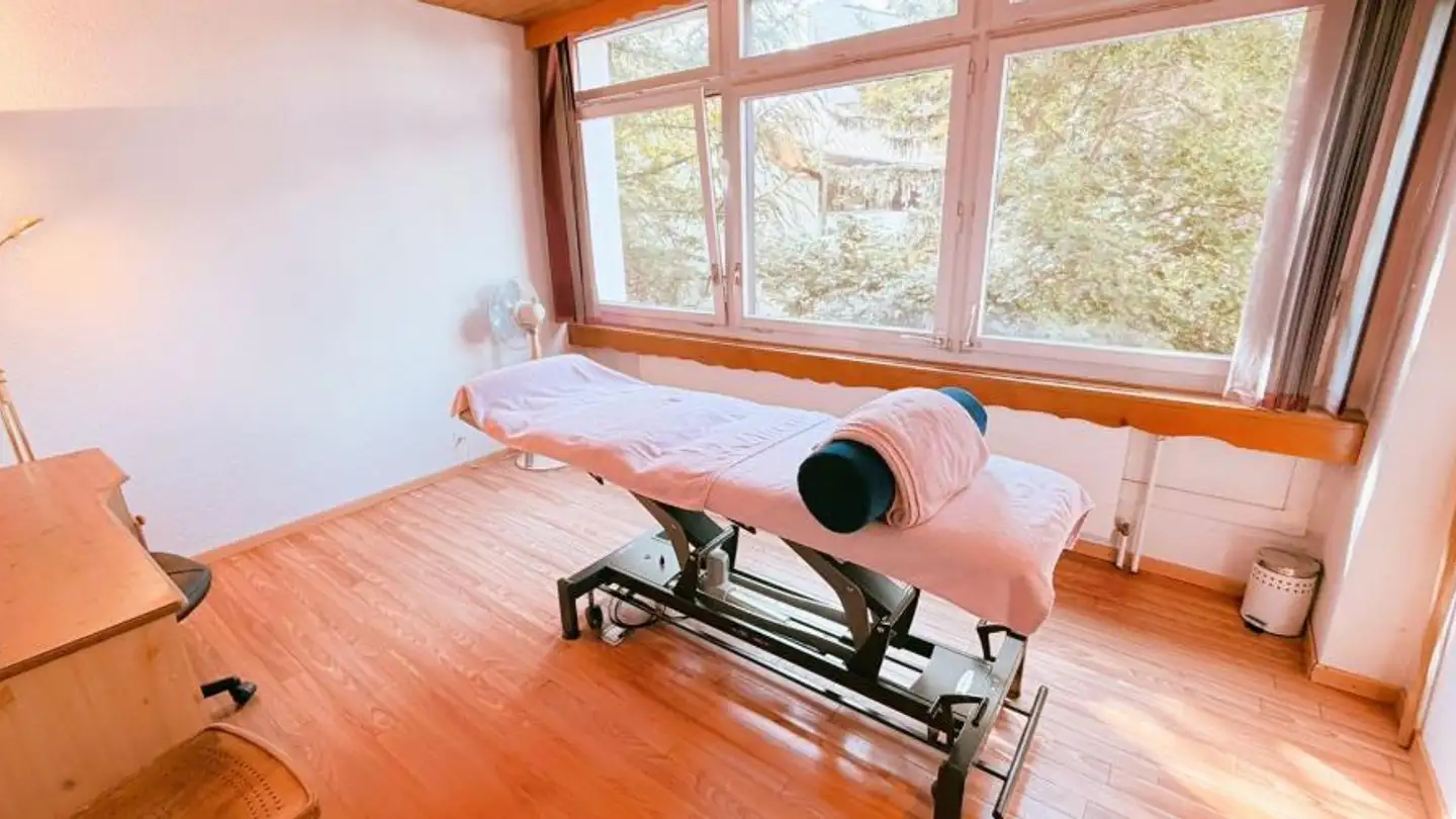 Medical practice for sale - Rue du Pas-de-l'Ours 5, 3963 Crans-Montana - Photo 2