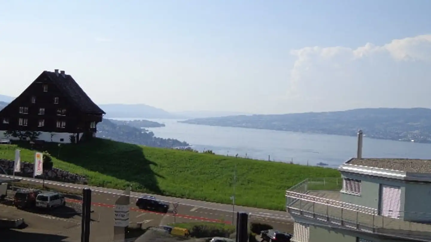 Stepped house for rent - Firststrasse 6, 8835 Feusisberg