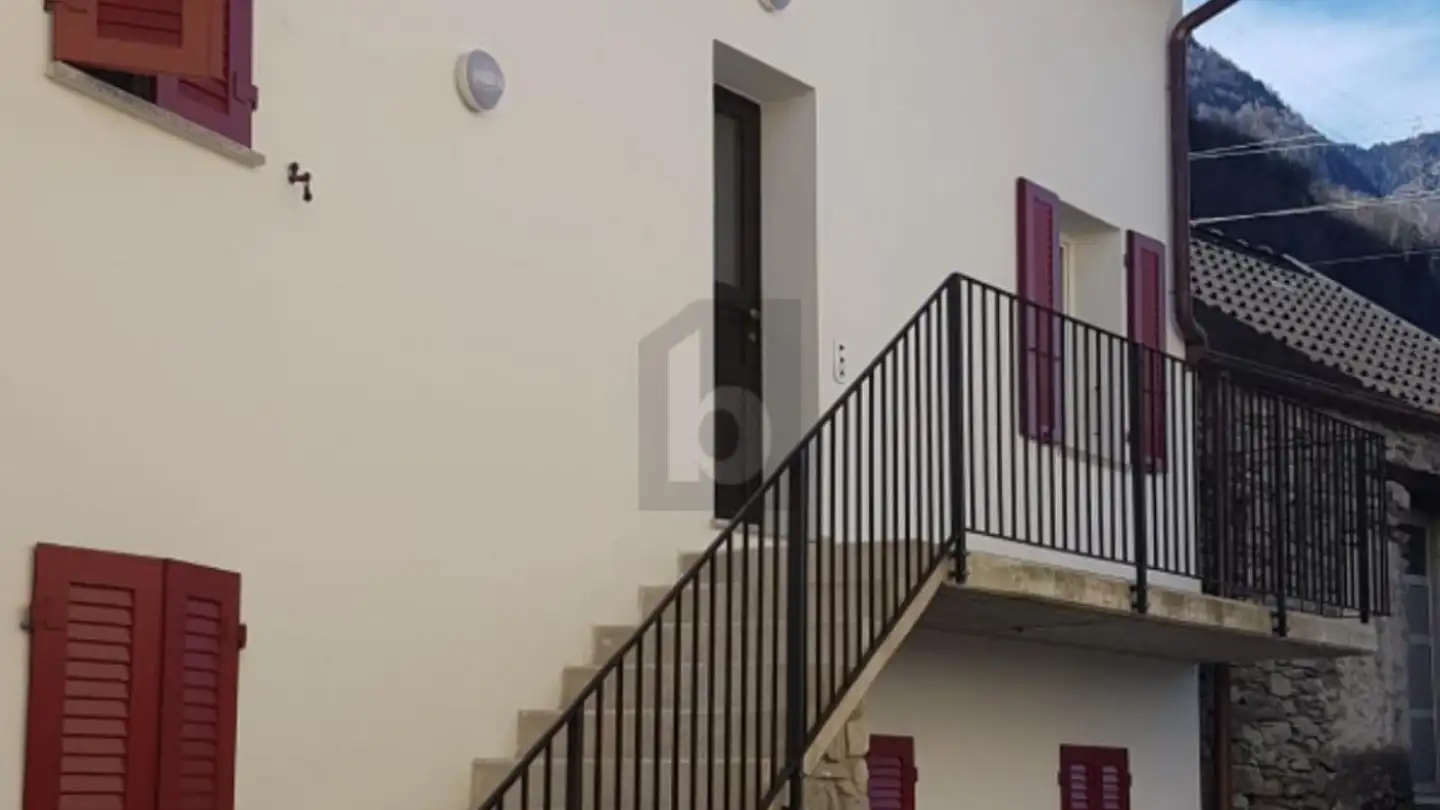 Maison en terrasse à vendre - 6527 Lodrino