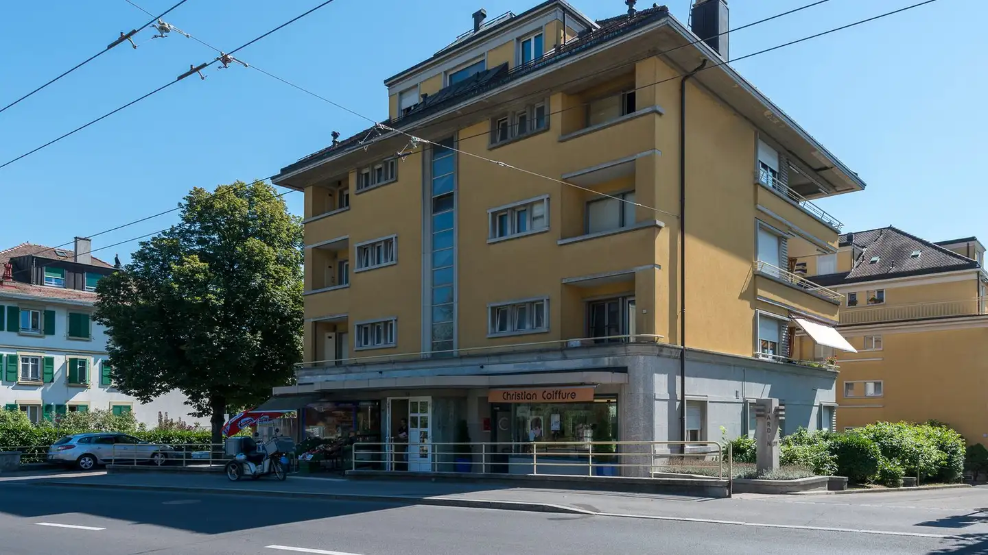 Place de parking extérieure à louer - Avenue Charles Ferdinand Ramuz 81, 1009 Pully