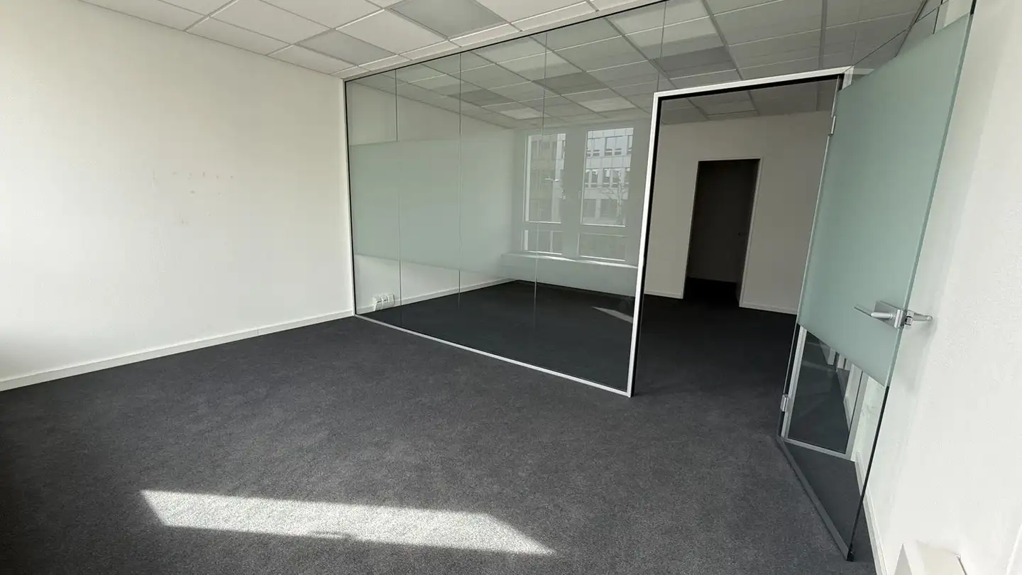 Office space for rent - 6340 Baar - Photo 2