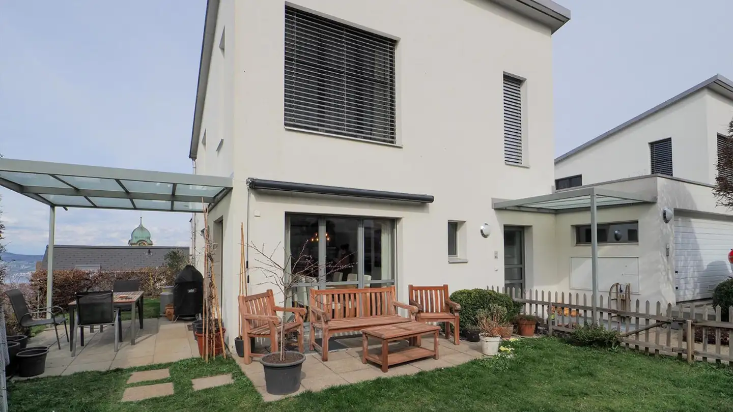 Einfamilienhaus mieten - Rohnenrainweg 10, 8835 Feusisberg