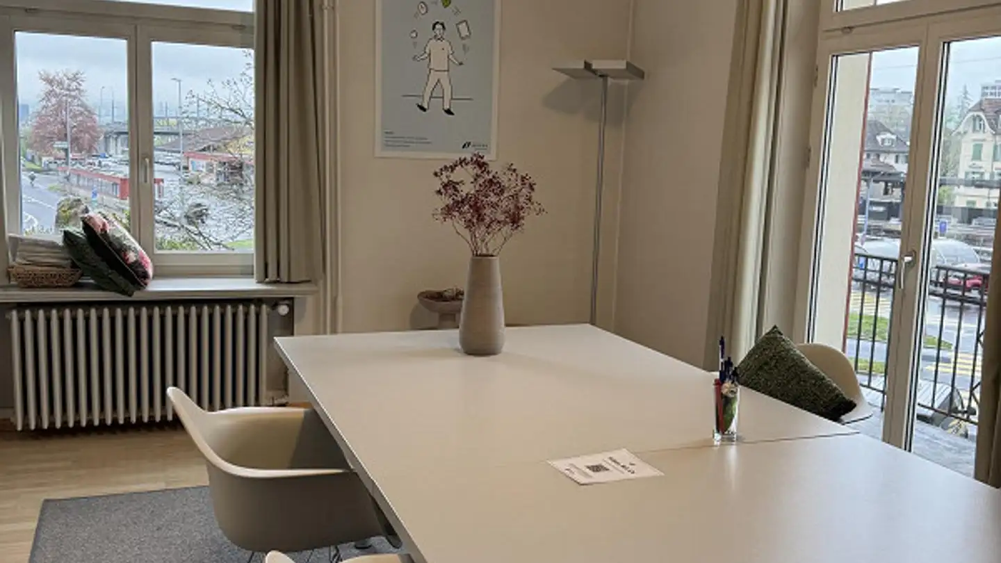 Spazio ufficio in affitto - Bahnhofstrasse 53a, 6440 Brunnen