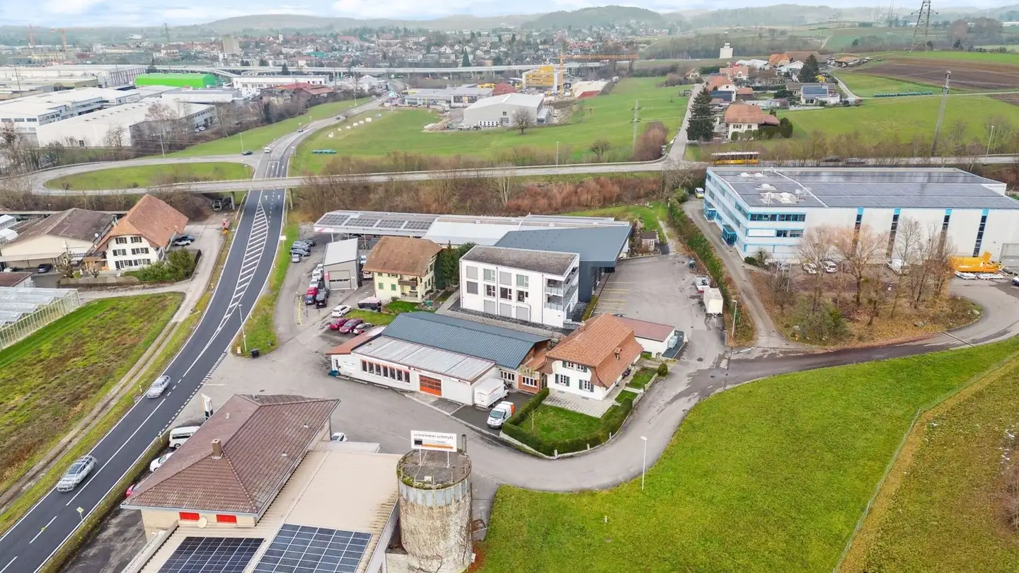 Commercial à louer - Gewerbezone Widalmi, 3216 Ried b. Kerzers - Photo 2