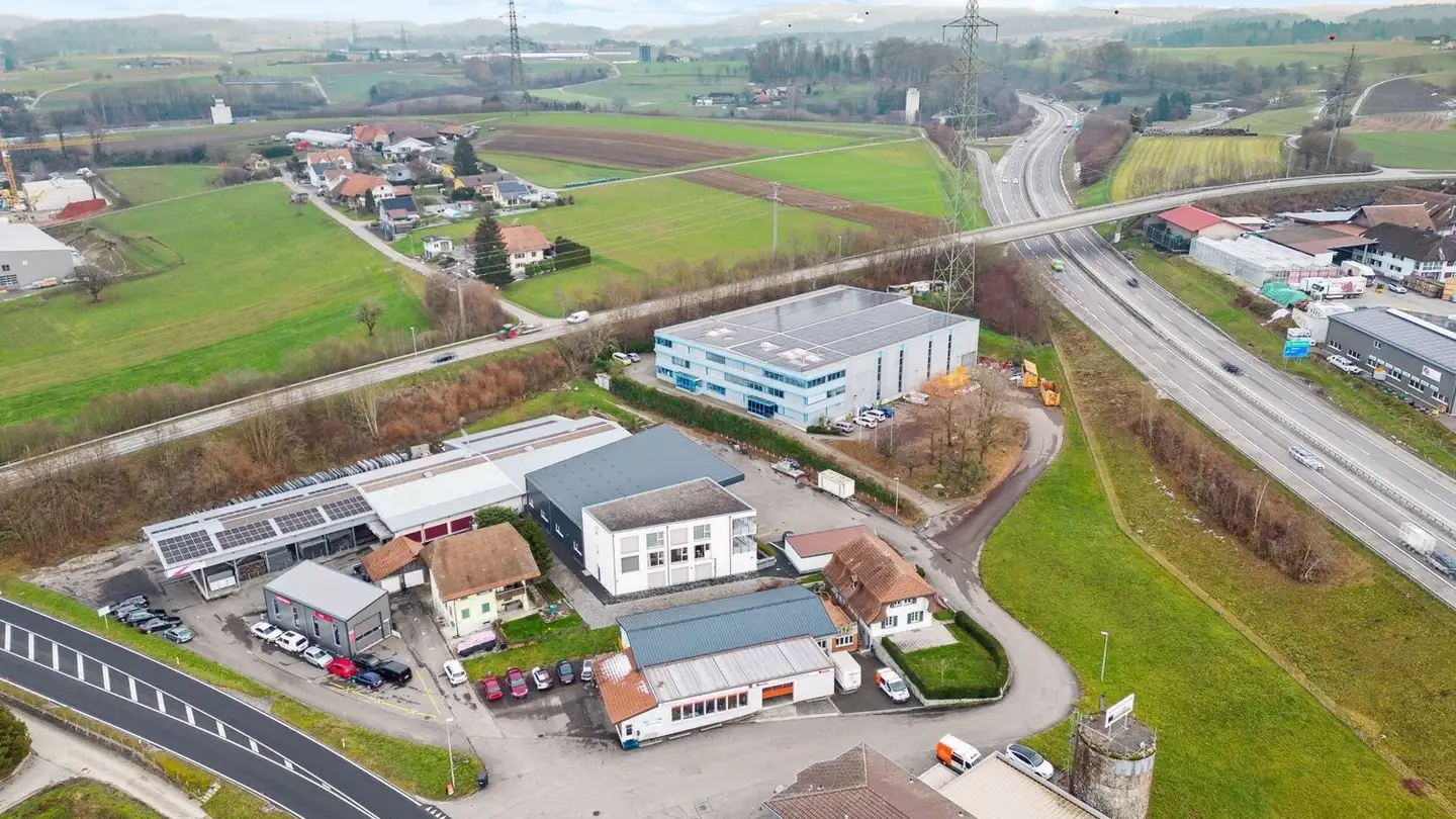 Commercial à louer - Gewerbezone Widalmi, 3216 Ried b. Kerzers - Photo 3