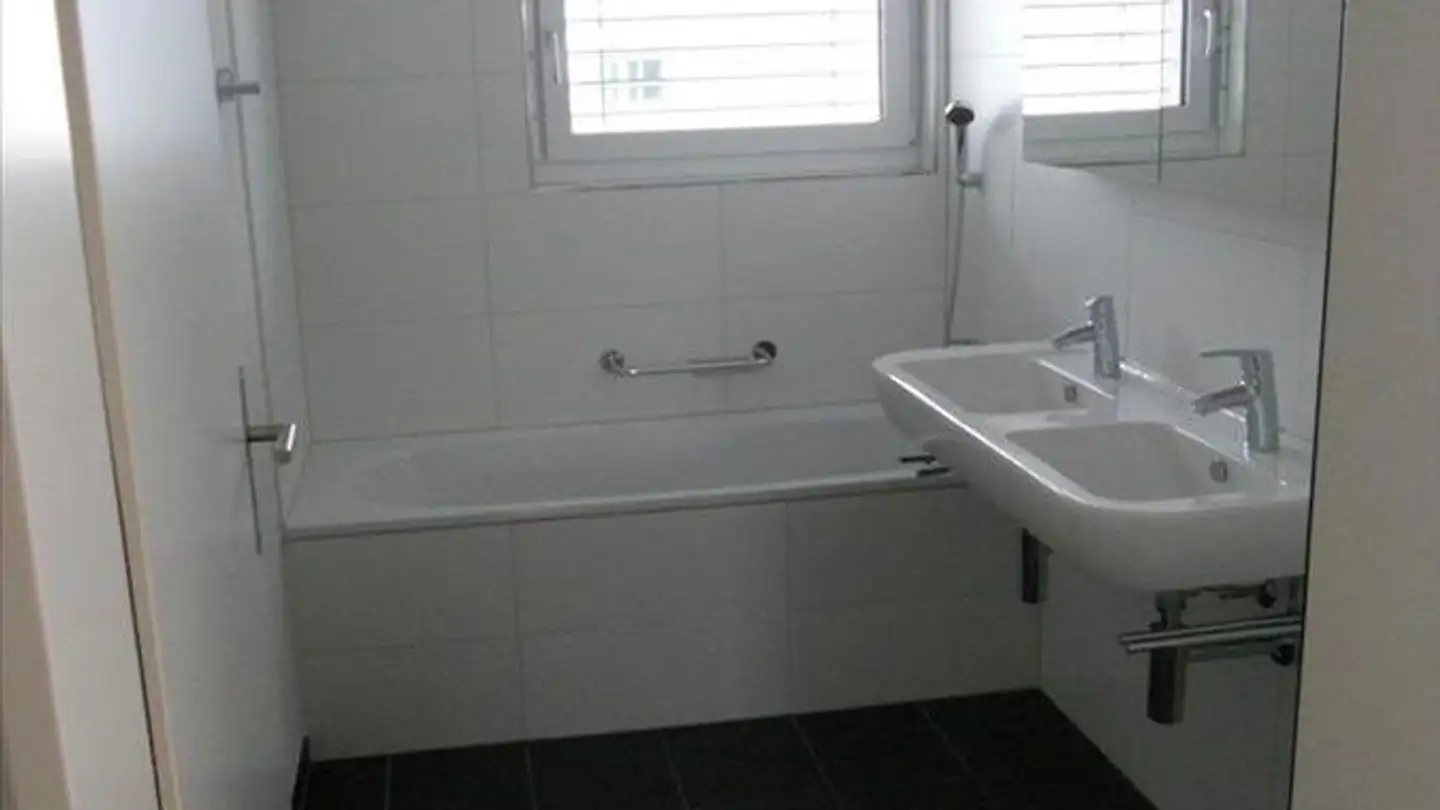 Apartment for rent - Landstrasse 84, 8197 Rafz - Photo 4