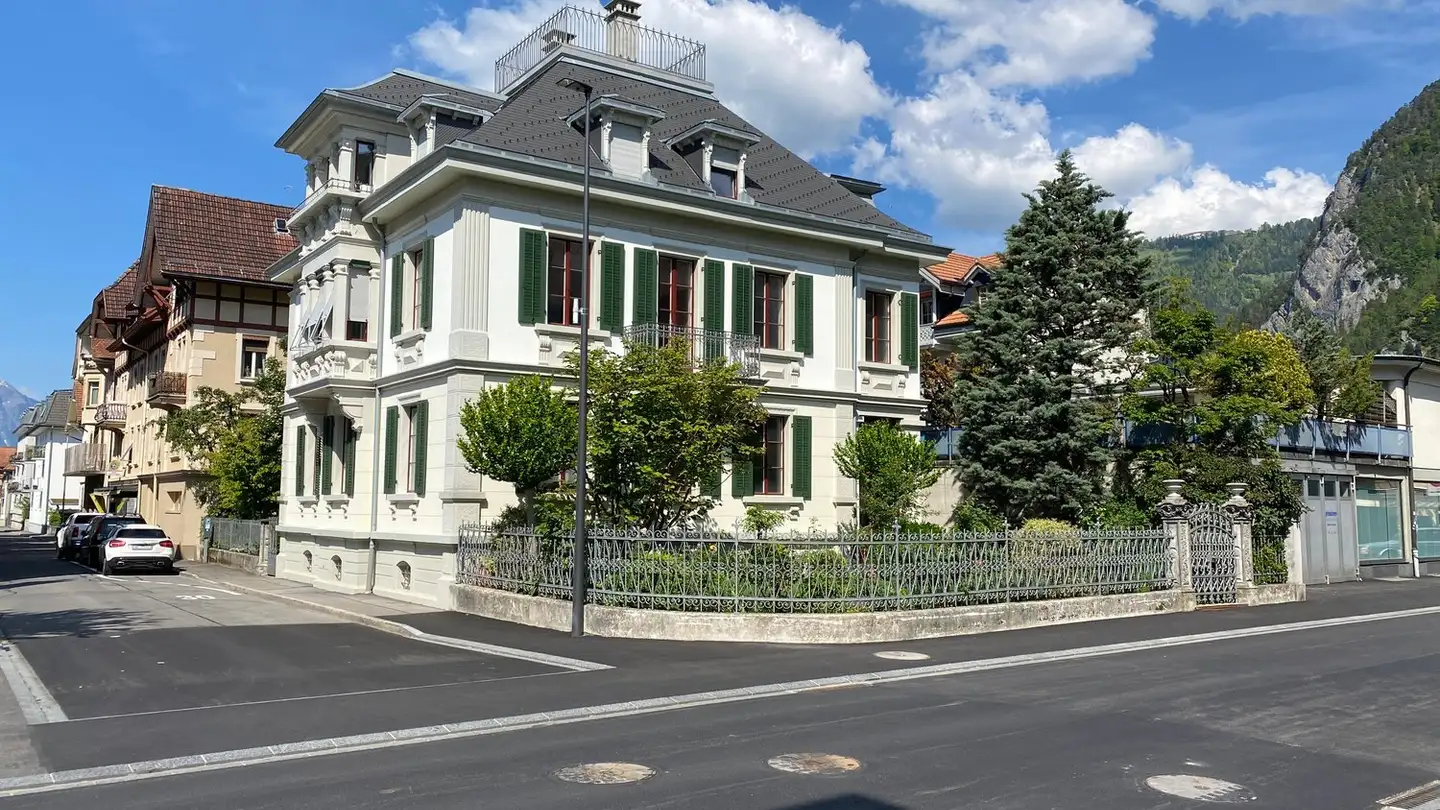 Mixed-use building for sale - Rosenstrasse 30, 3800 Interlaken