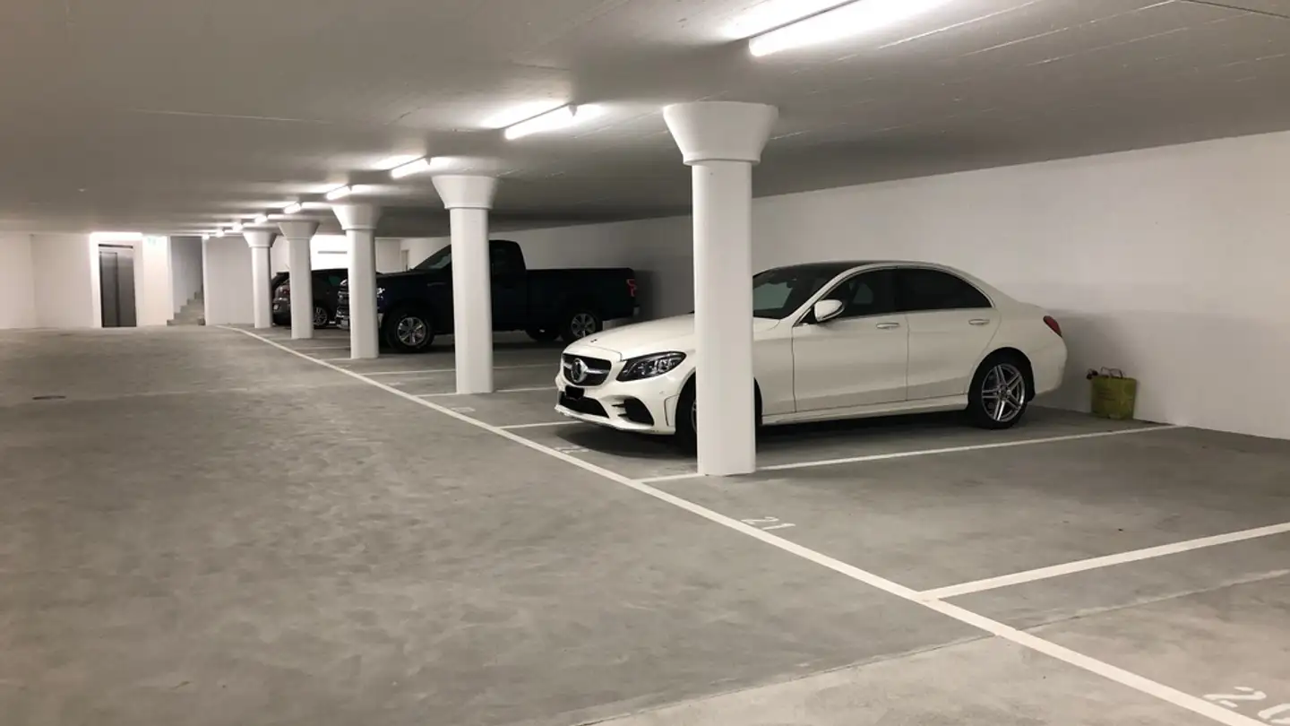 Underground parking space for rent - Humrigenstrasse 2, 8706 Meilen