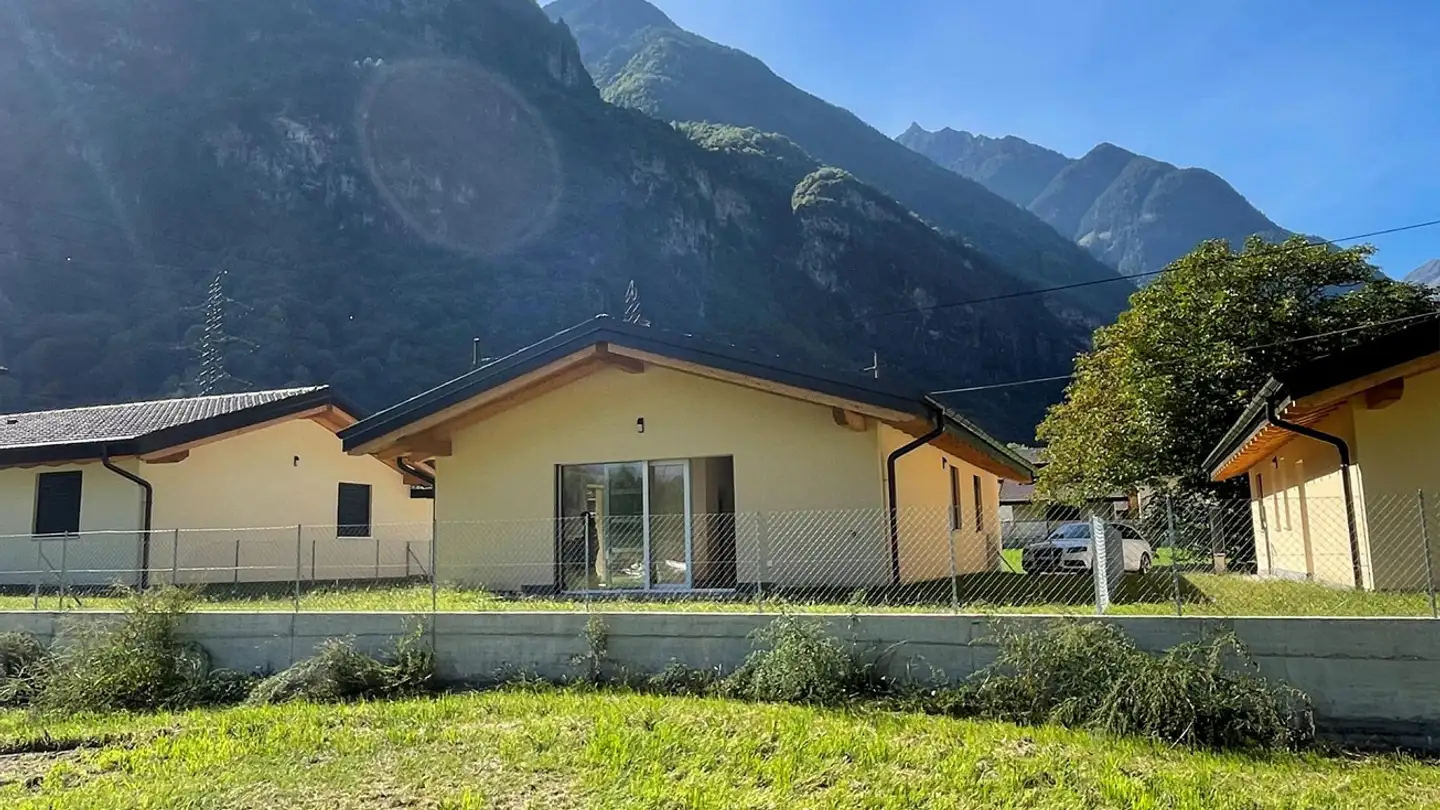 Casa singola in vendita - Via Bellinzona, 6743 Bodio TI - Photo 3