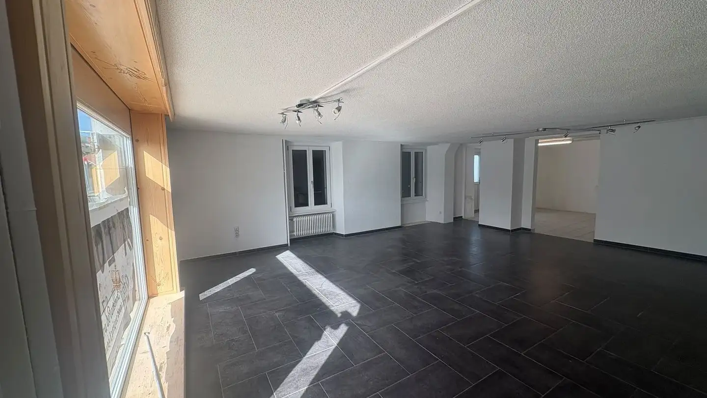 Commercial for rent - 1646 Echarlens