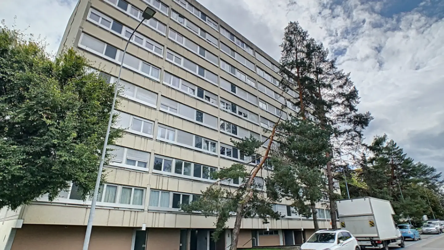 Place de parking intérieure pour moto à louer - Rue Gilbert 40, 1217 Meyrin