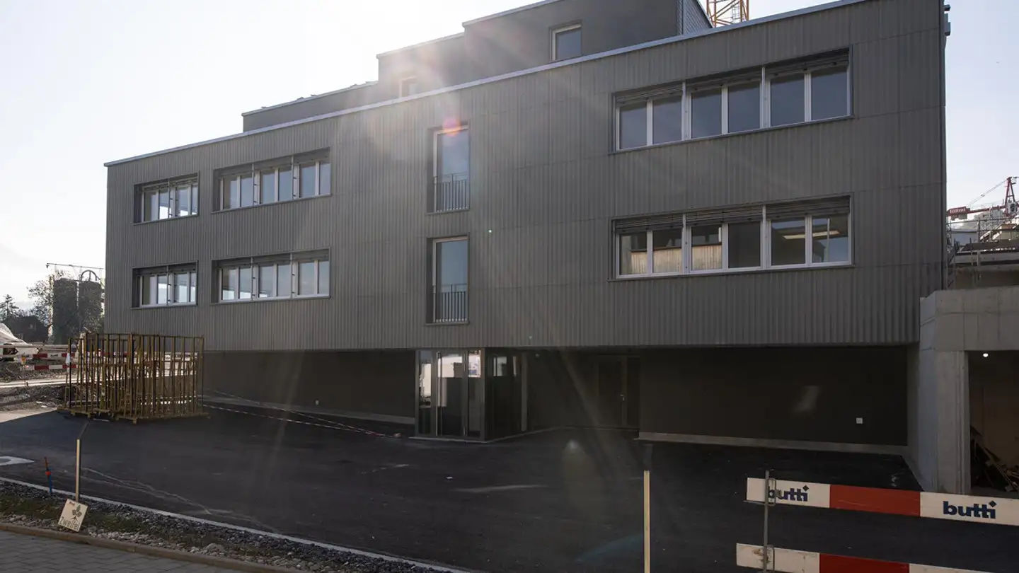 Commercial à louer - Vorauen, 8750 Klöntal