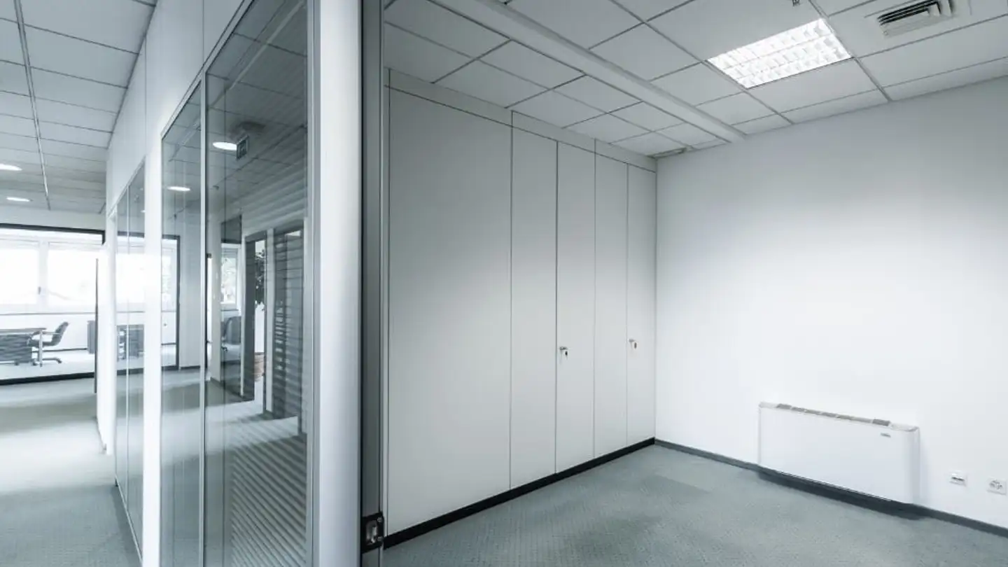 Bureau à louer - Via Cantonale 4, 6928 Manno - Photo 3