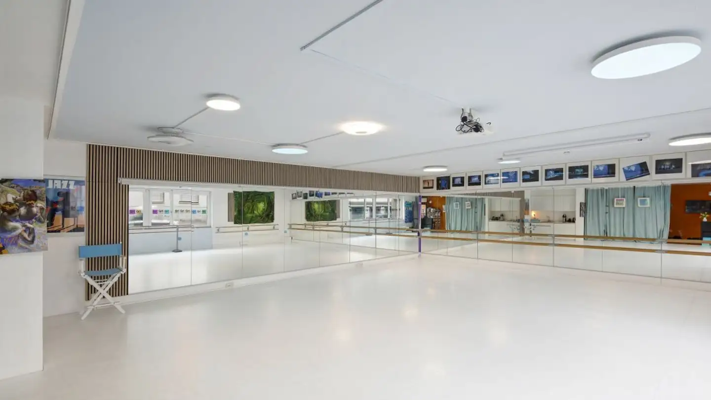 Department store for rent - Herrengasse 8, 8853 Lachen SZ