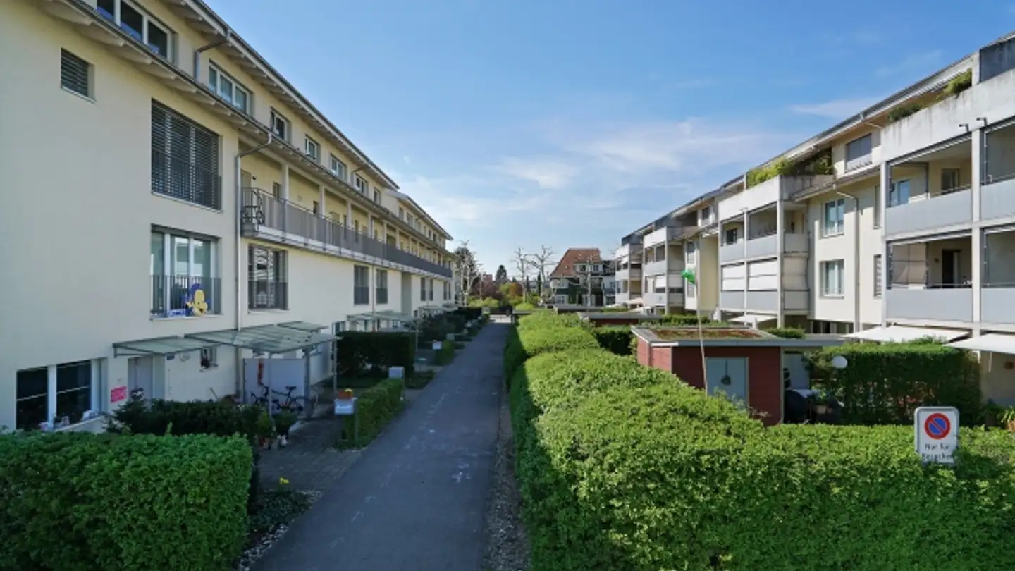 Place de parking extérieure à louer - 4123 Allschwil
