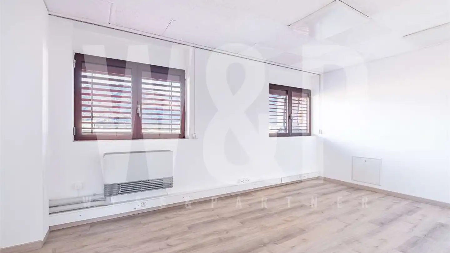 Office space for rent - In Tirada 34, 6528 Camorino - Photo 2