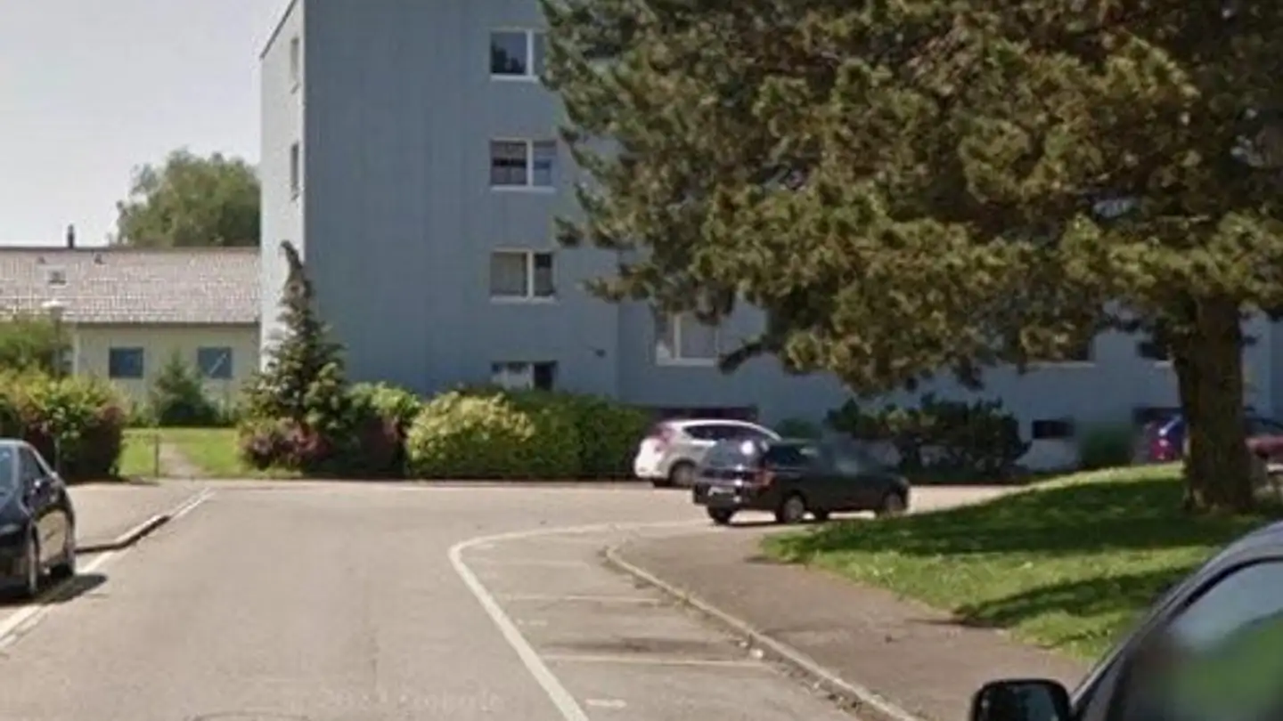 Parcheggio esterno in affitto - Im Spitz 1, 8330 Pfäffikon ZH