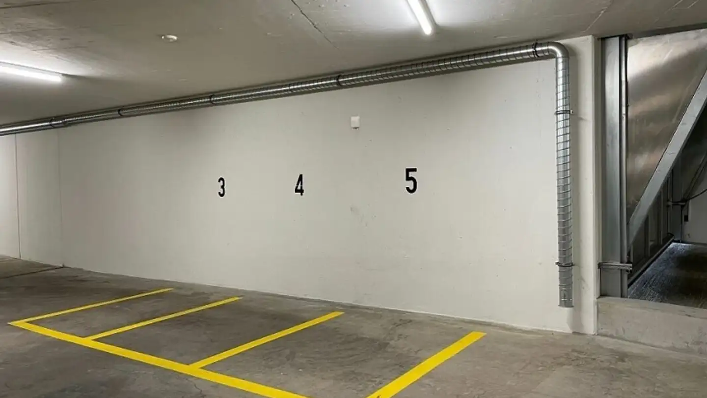 Place de parking extérieure à louer - Himmelrichstrasse 10b, 9552 Bronschhofen