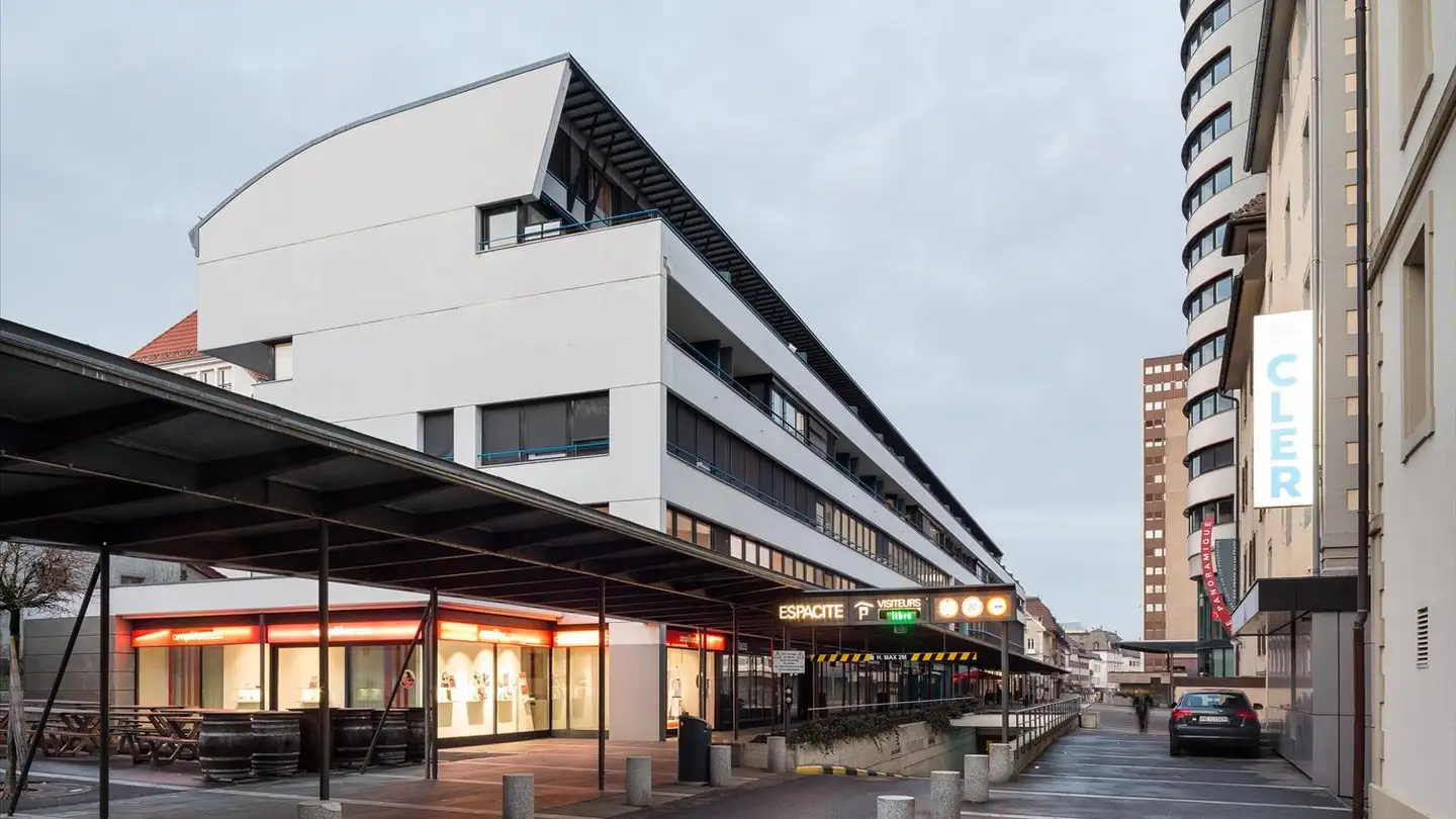 Outdoor parking space for rent - Espacité 1, 2300 La Chaux-de-Fonds