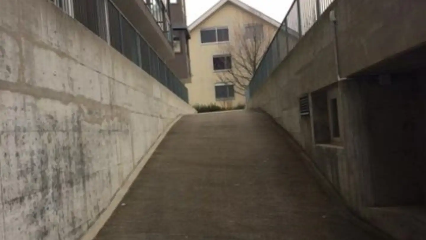 Place de parking couverte à louer - Landskronweg 17, 4107 Ettingen