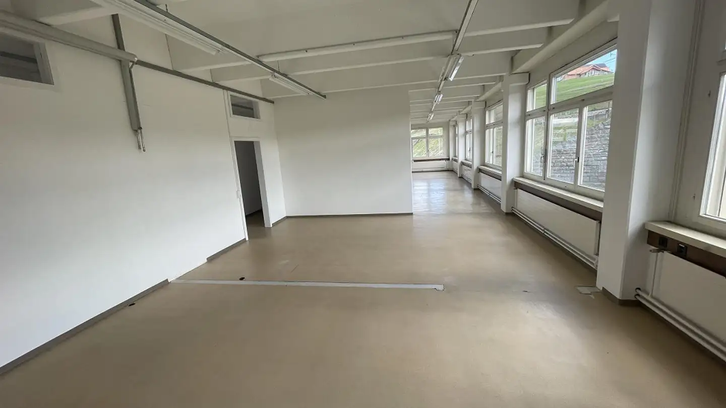 Commercial for rent - Büfelderstrasse 1, 8370 Sirnach - Photo 2