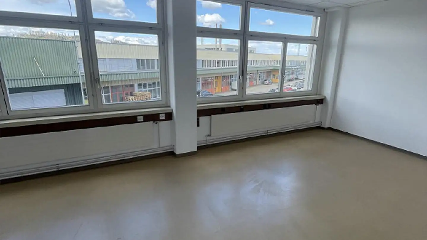 Commercial for rent - Büfelderstrasse 1, 8370 Sirnach - Photo 4