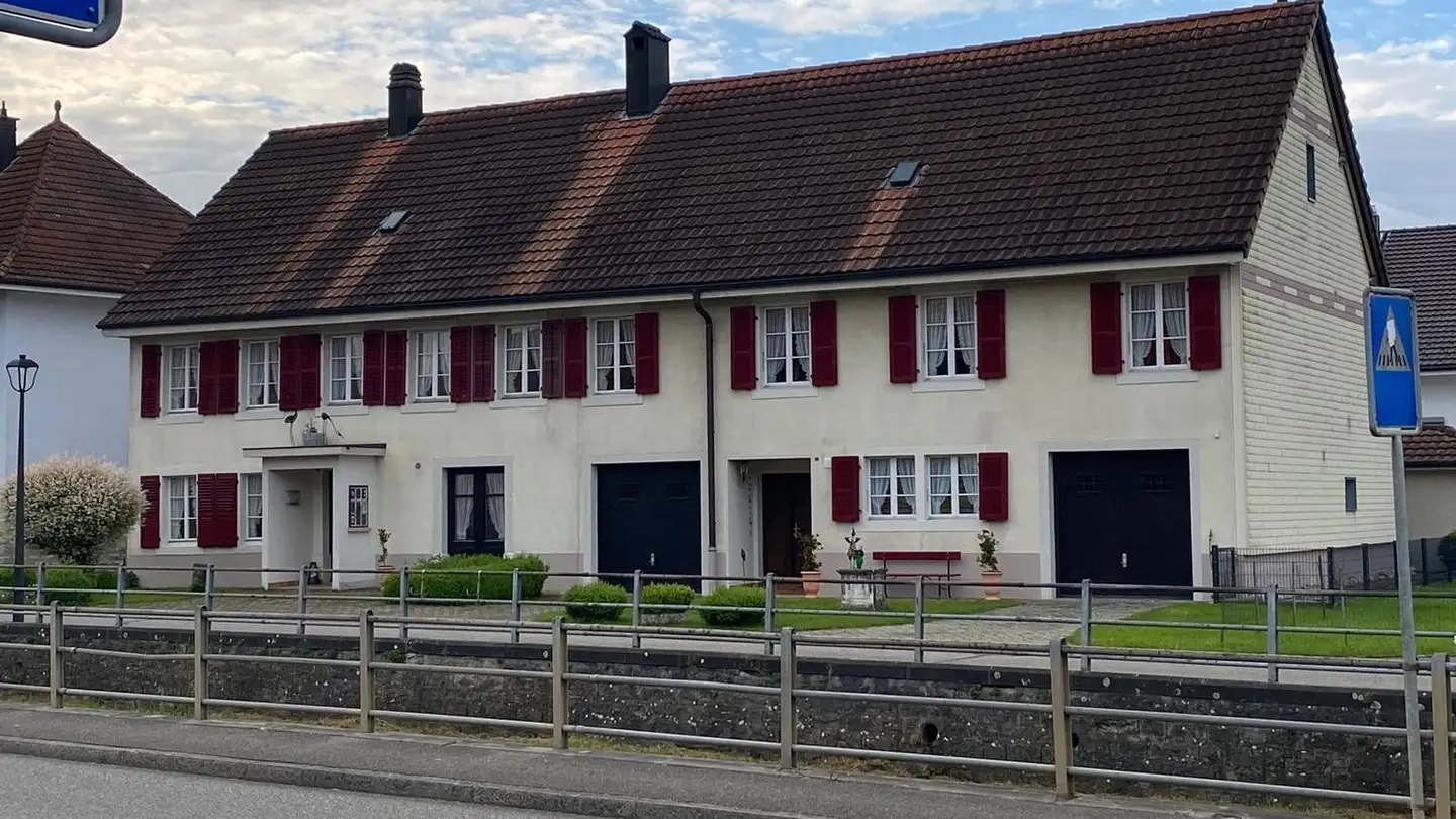 Apartment for rent - 2942 Alle