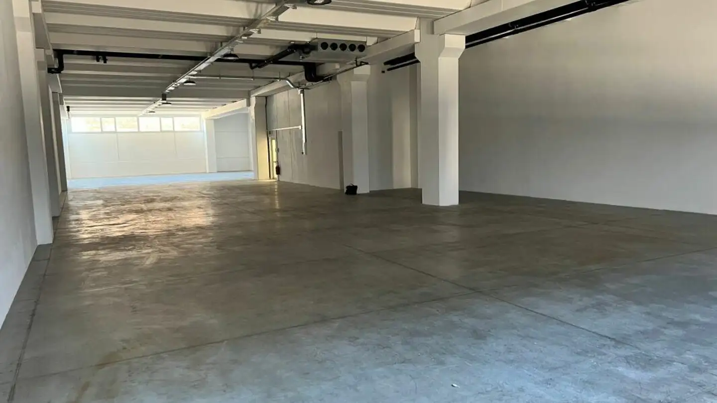 Storage space for rent - 6930 Bedano