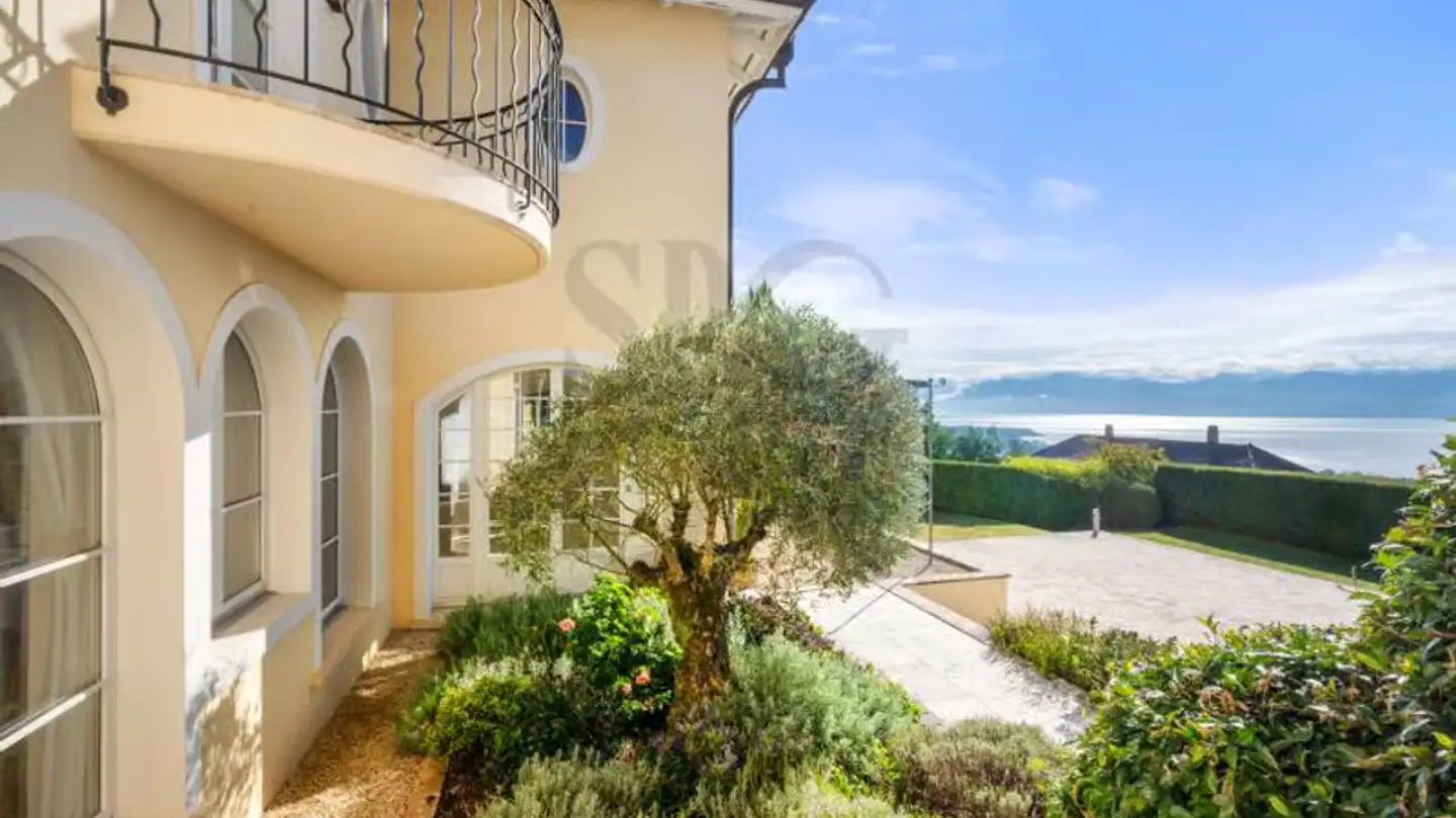 Single house for sale - 1185 Mont-sur-Rolle