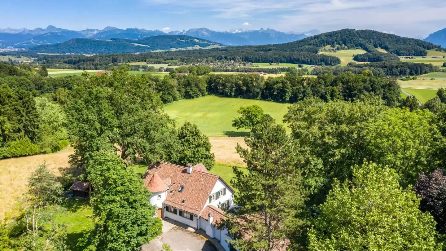 Villa for sale - 1073 Savigny