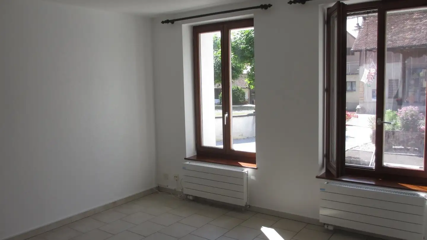 Appartamento in affitto - Route du Village 14, 1587 Constantine - Photo 4