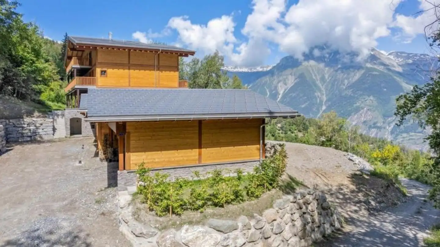 Apartment for sale - 1907 Saxon