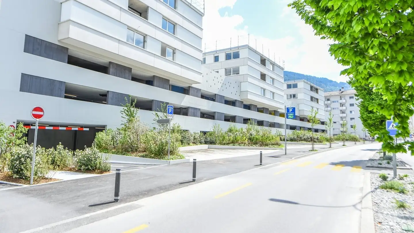 Place de parking extérieure à louer - Avenue de Tourbillon 84, 1950 Sion