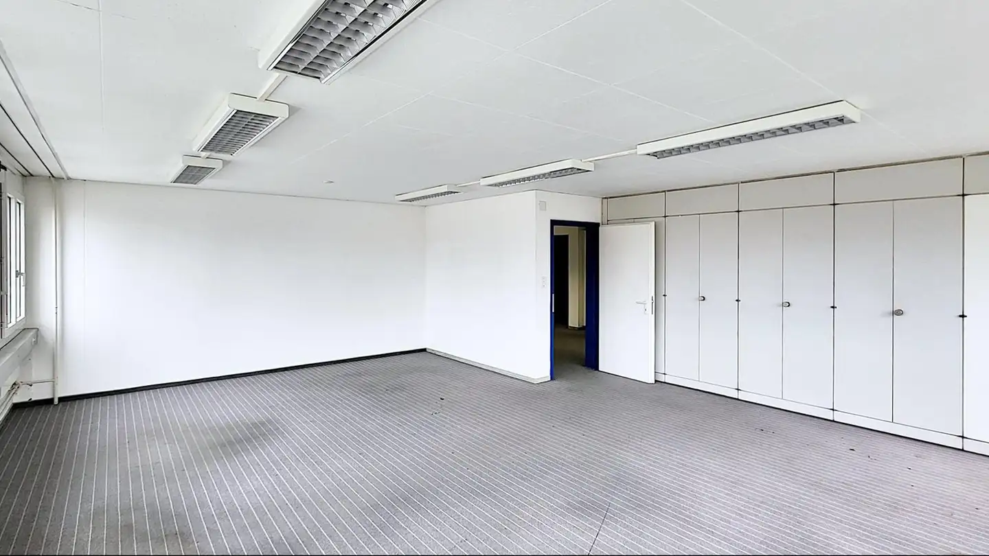 Office space for rent - Gewerbestrasse 18, 8132 Egg b. Zürich