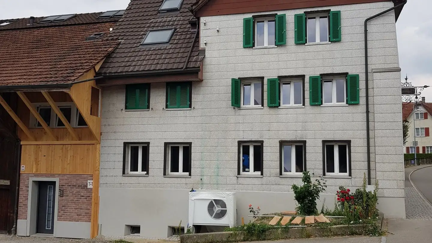 Dachgeschosswohnung mieten - Dorfstrasse 22, 5624 Bünzen