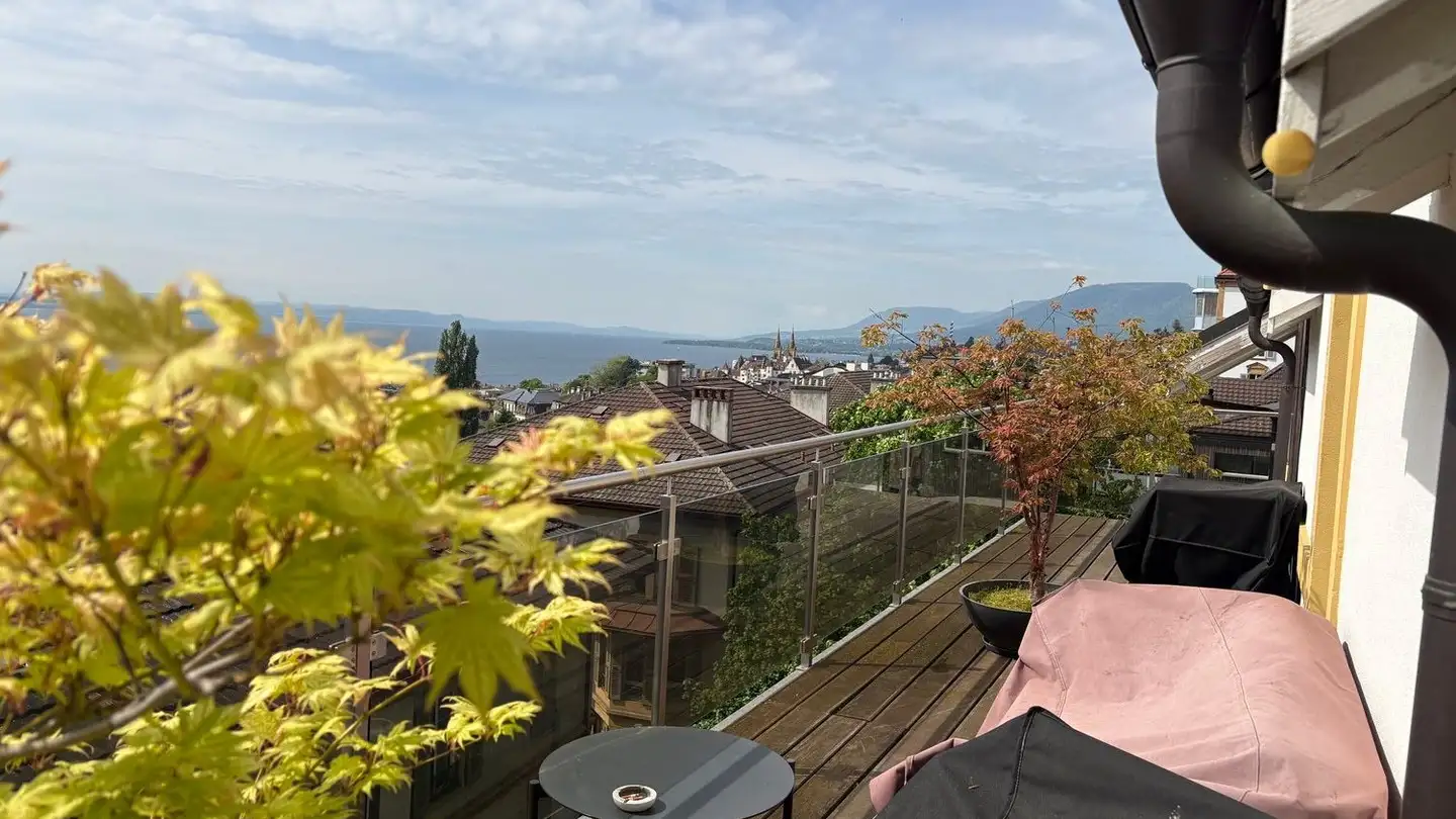 Attique à louer - Rue De La Côte 11, 2000 Neuchâtel