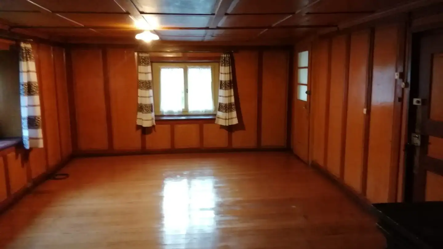 Appartement à louer - Via Veglia 2, 7151 Schluein