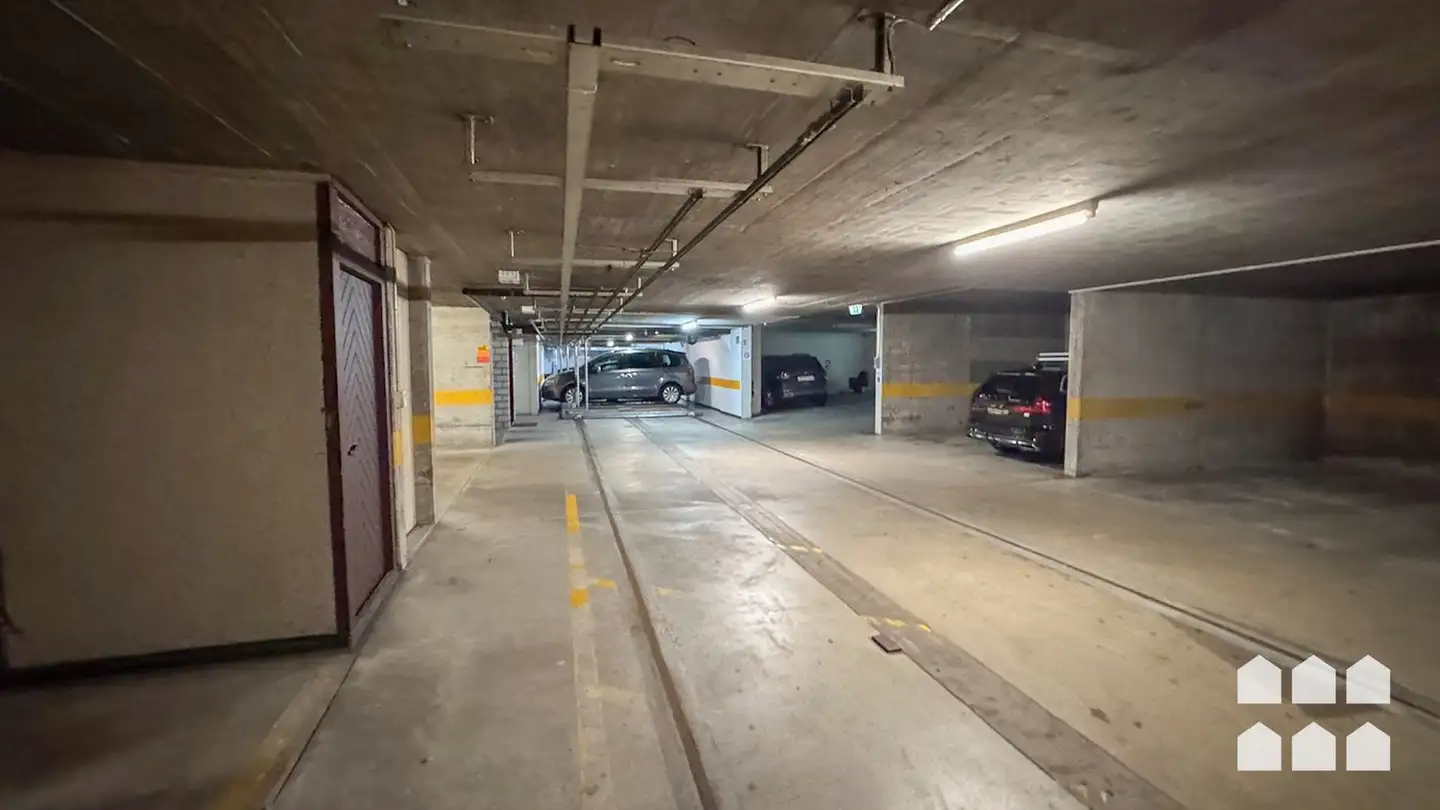 Place de parking souterraine à louer - Rue De La Loge / Logengasse 3, 2502 Biel/Bienne - Photo 2